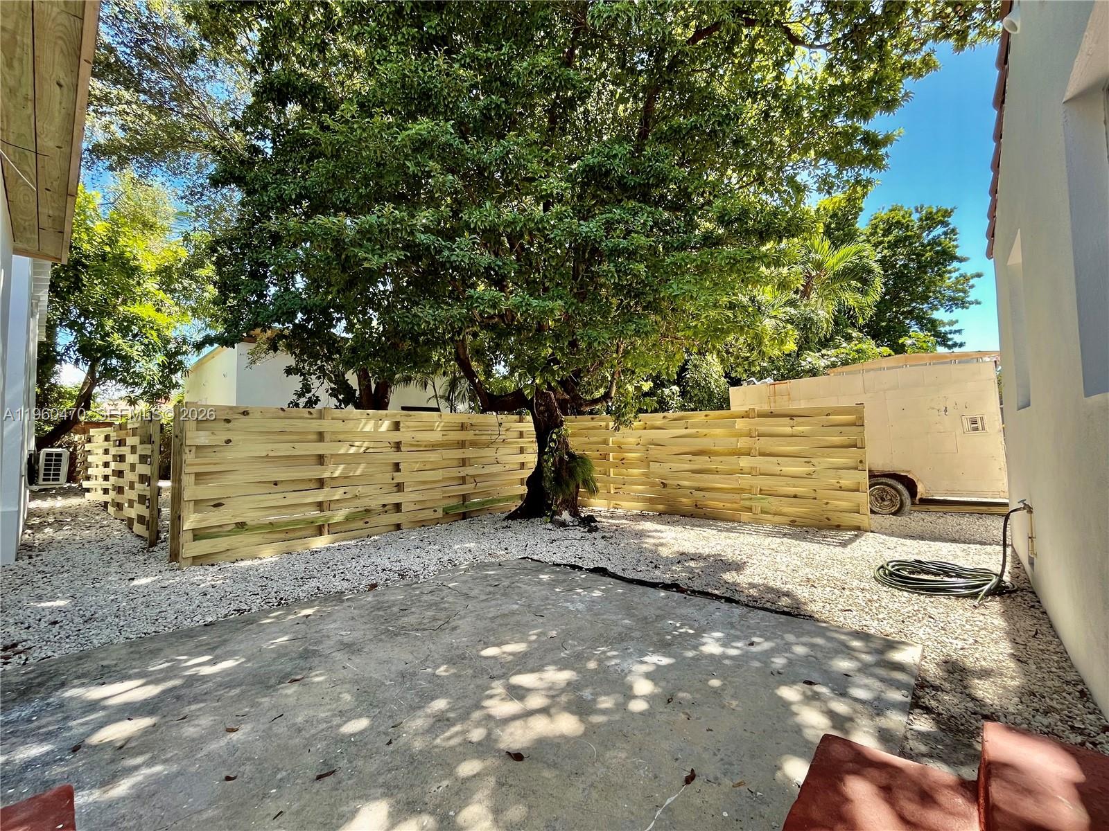 EDISON HEIGHTS - Residential Income