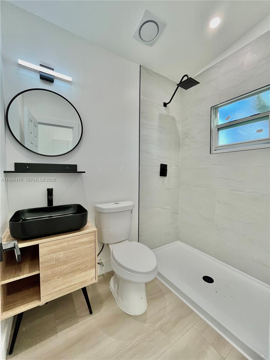 EDISON HEIGHTS - Residential Income