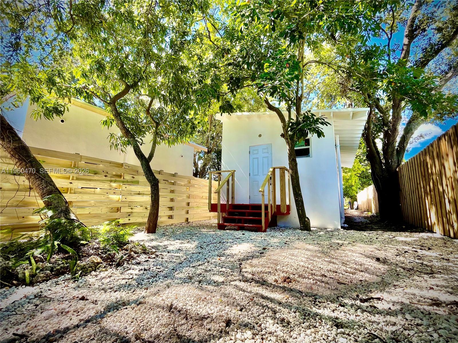 EDISON HEIGHTS - Residential Income