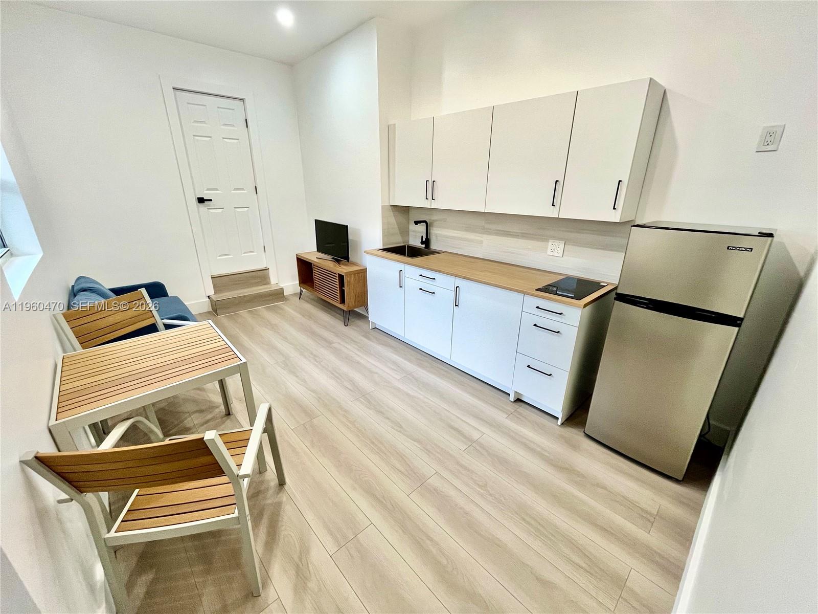 EDISON HEIGHTS - Residential Income