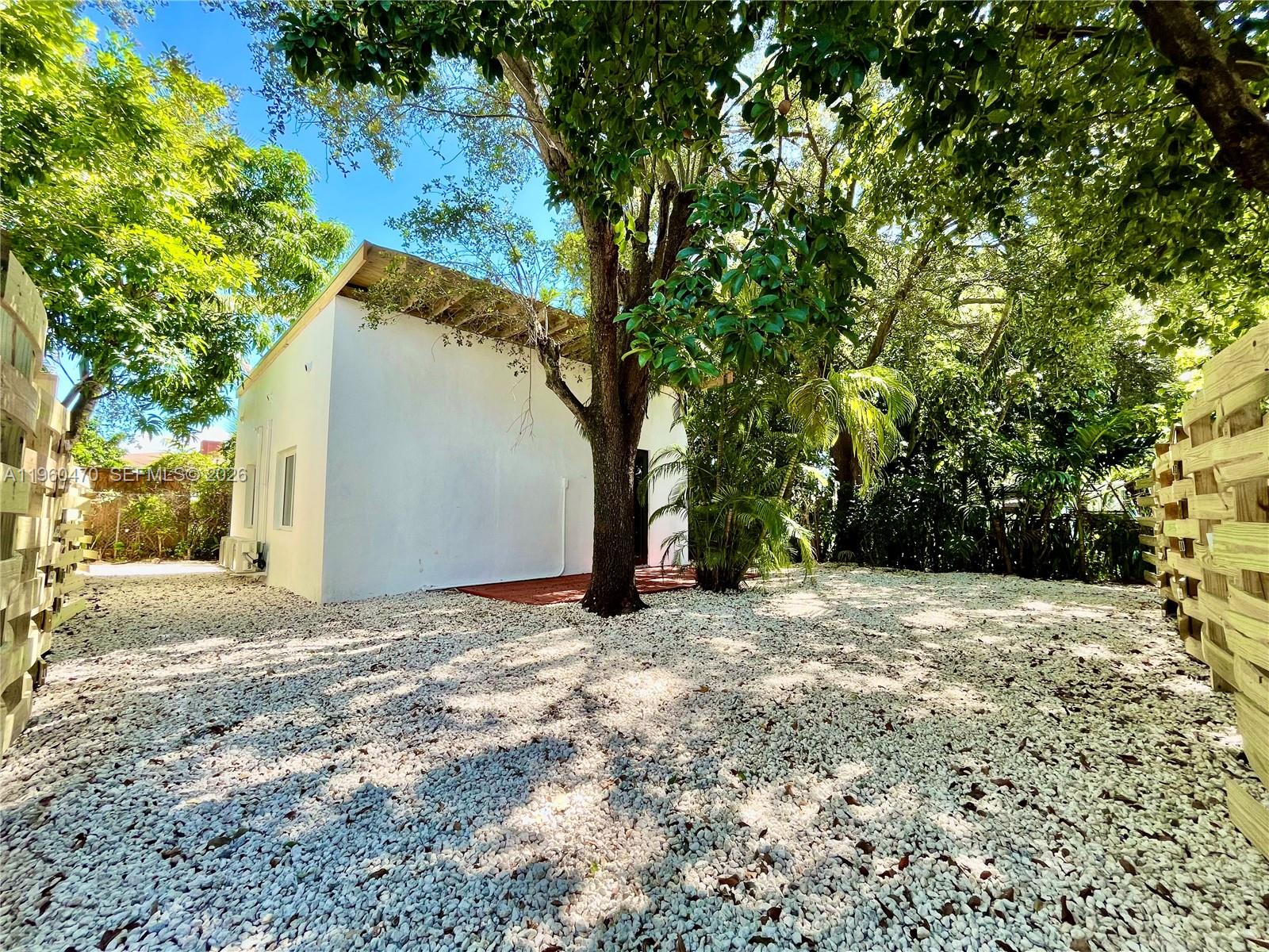 EDISON HEIGHTS - Residential Income