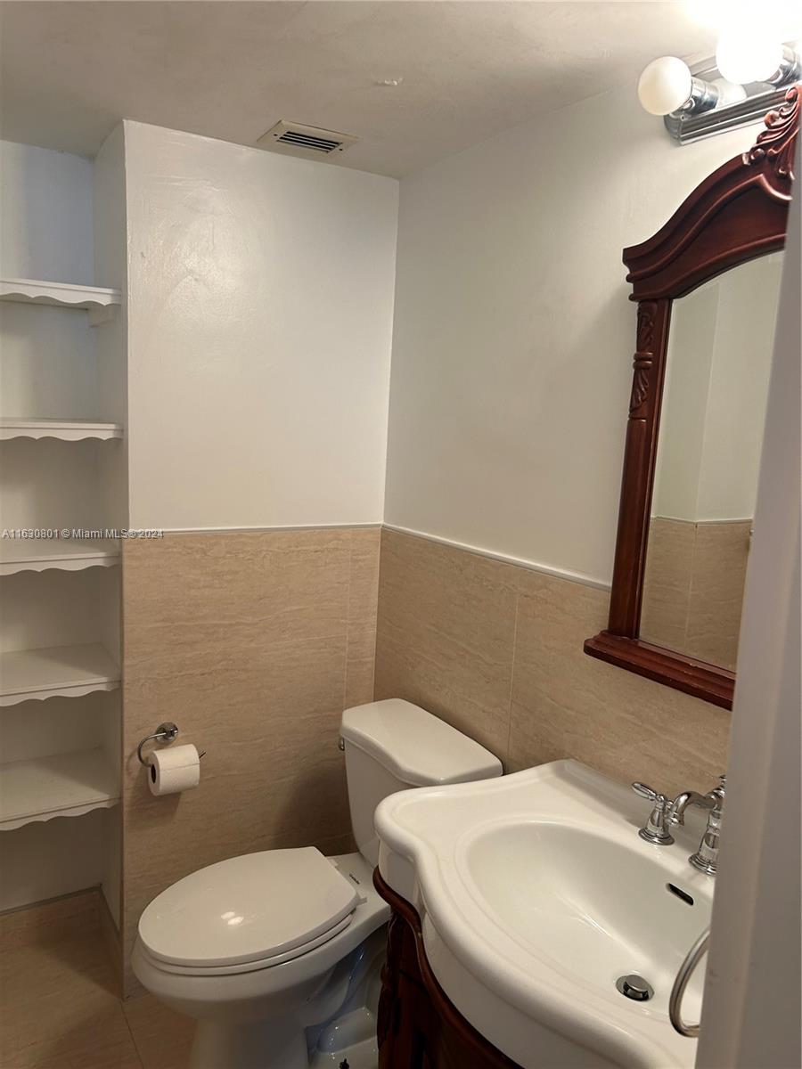 FOUR WINDS CONDO - Residential