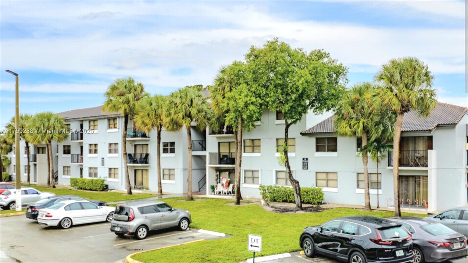 Rental Property at 7130 Nw 179th St 111, Hialeah, Miami-Dade County, Florida - Bedrooms: 1 
Bathrooms: 1  - $1,850 MO.