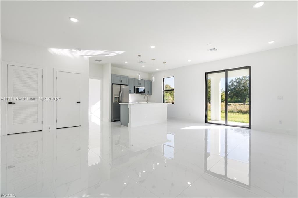 LEHIHG ACRES - Residential