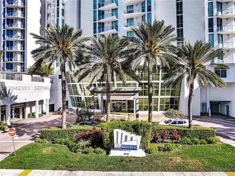 Tiny photo for 3029 NE 188th St #822, Aventura, FL 33180 (MLS # A12042301)