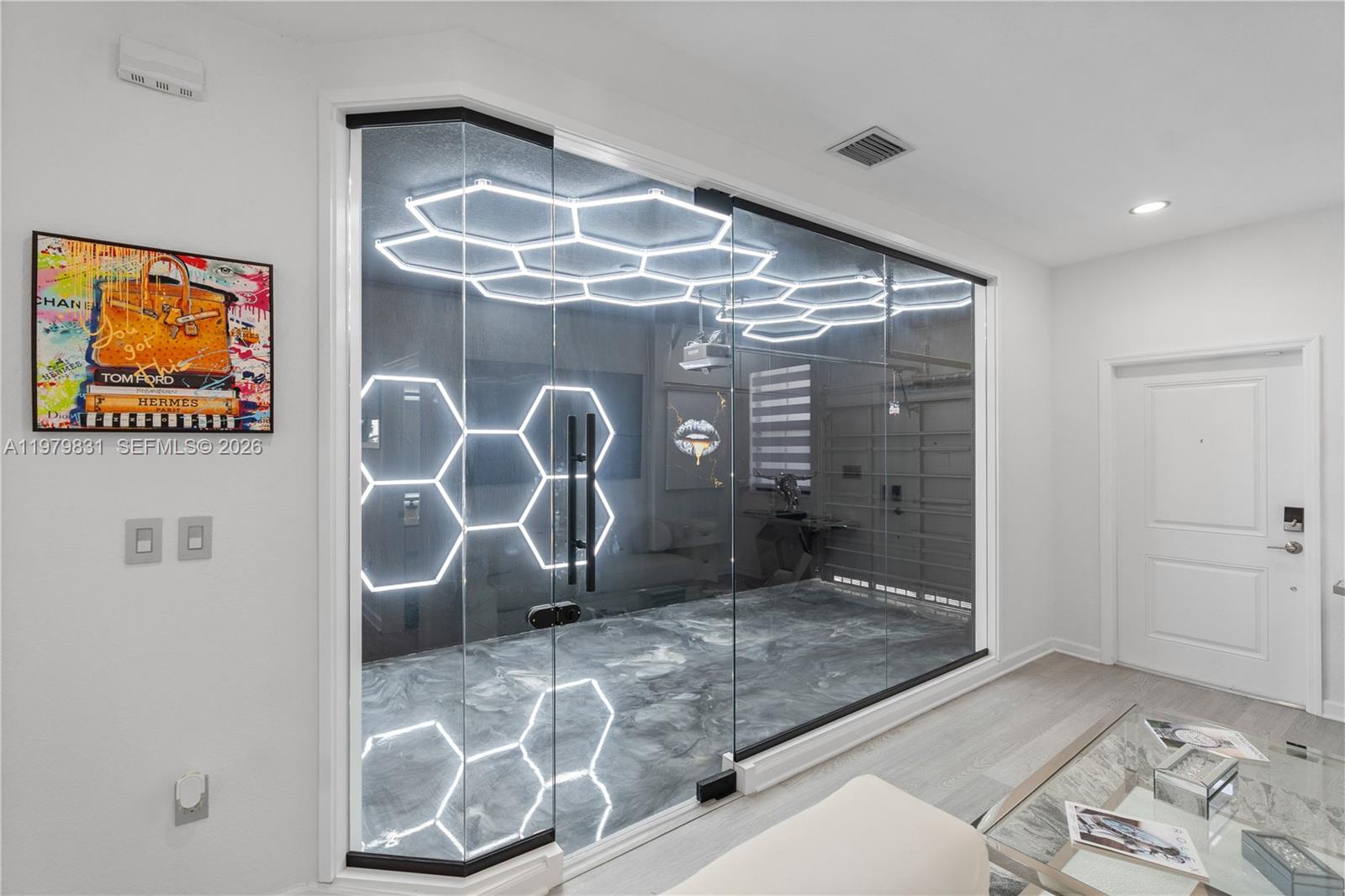 PINE ISLE - Residential