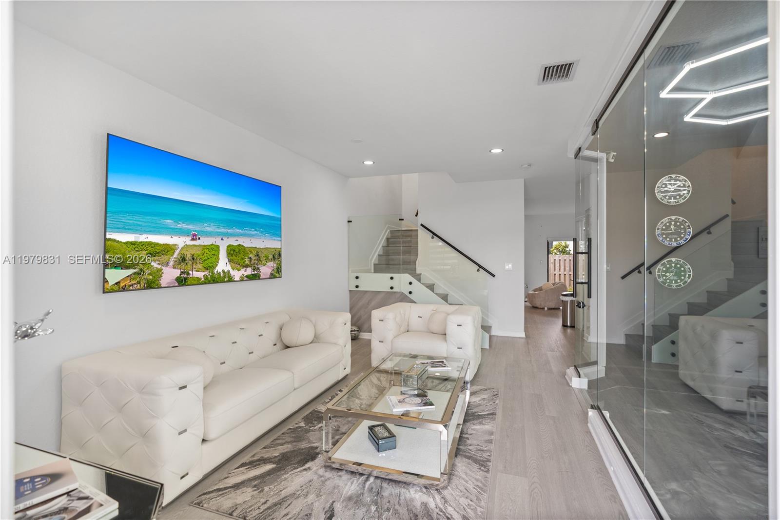 PINE ISLE - Residential