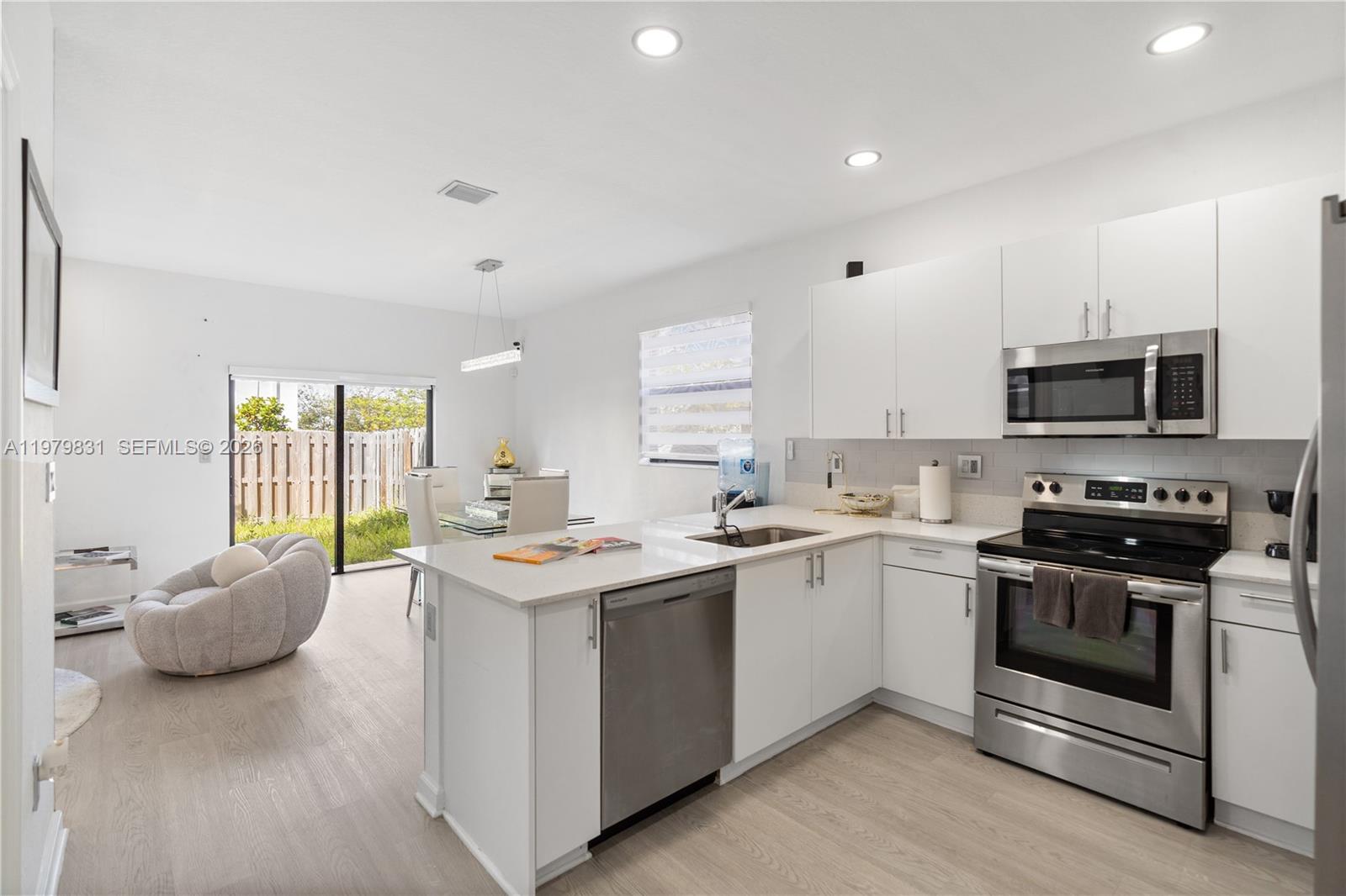 PINE ISLE - Residential