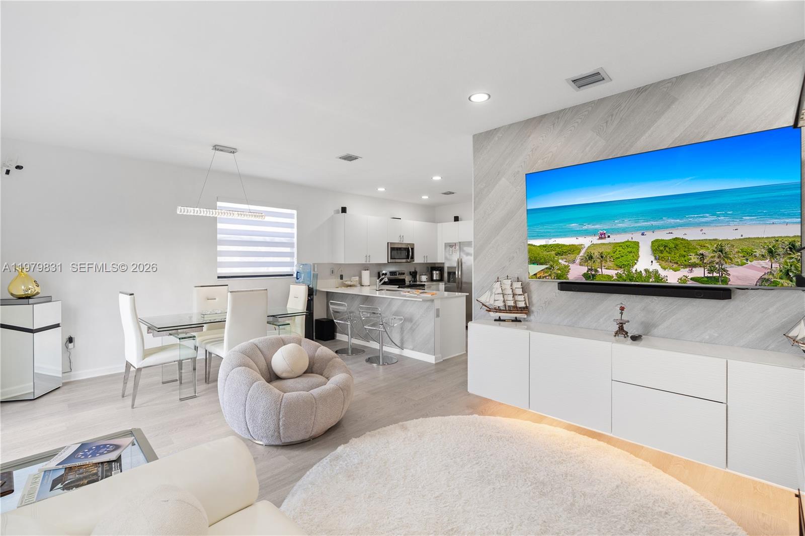 PINE ISLE - Residential