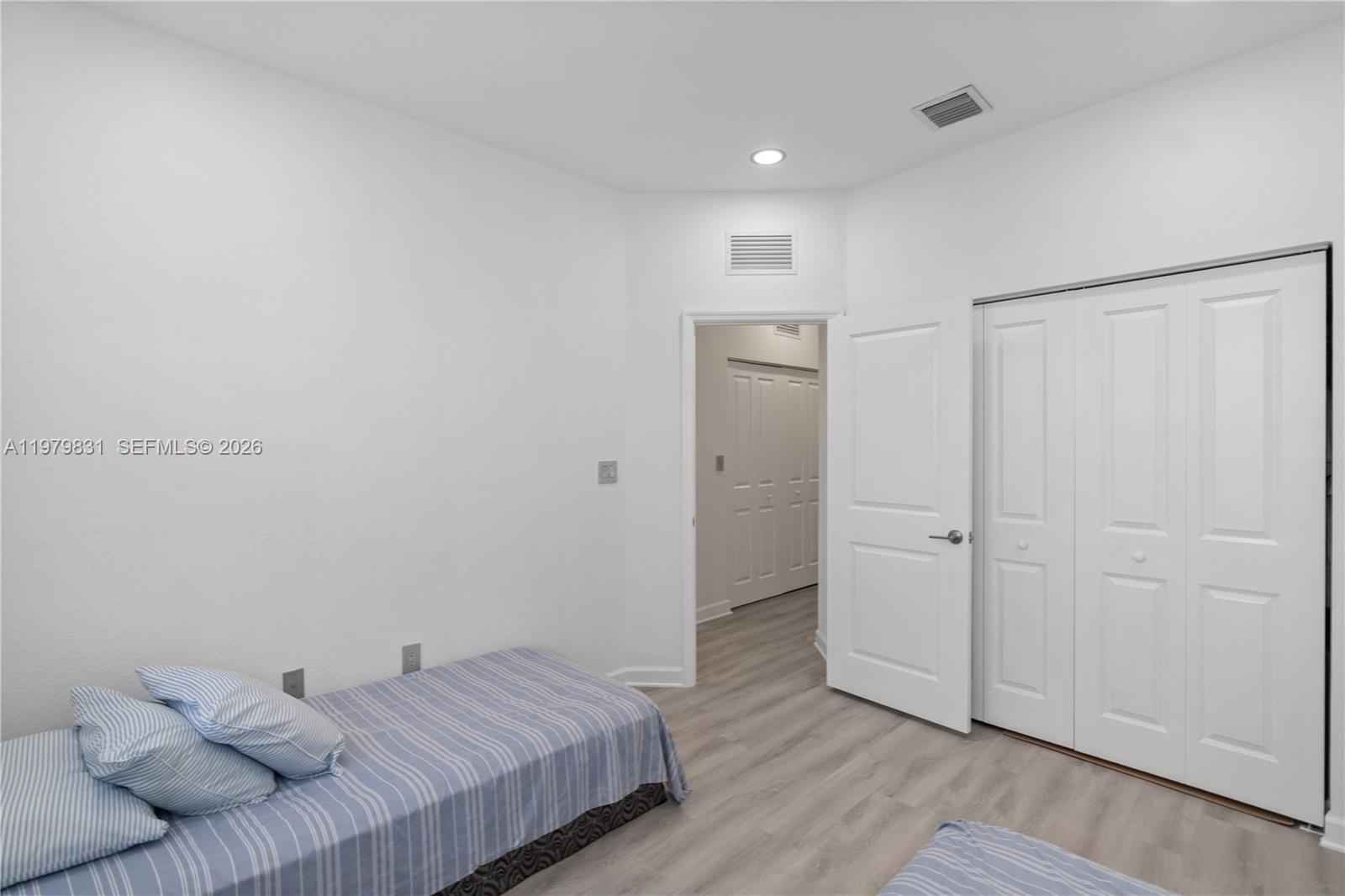 PINE ISLE - Residential