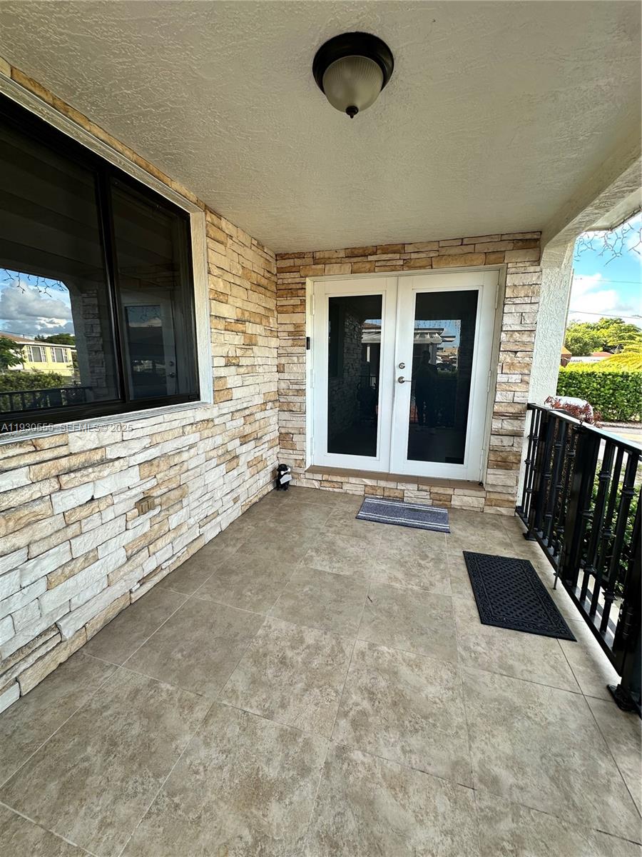 BRADLEY MANOR 3RD ADDN - Residential Lease