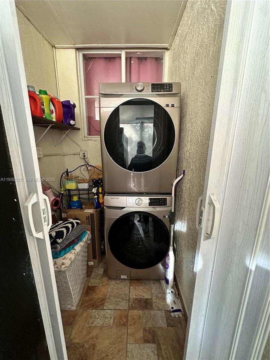 BRADLEY MANOR 3RD ADDN - Residential Lease