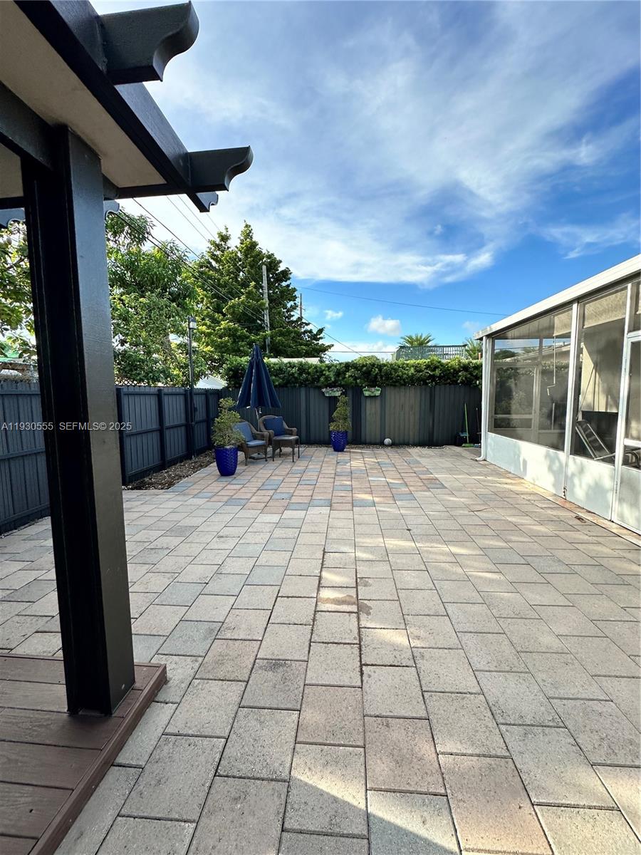 BRADLEY MANOR 3RD ADDN - Residential Lease