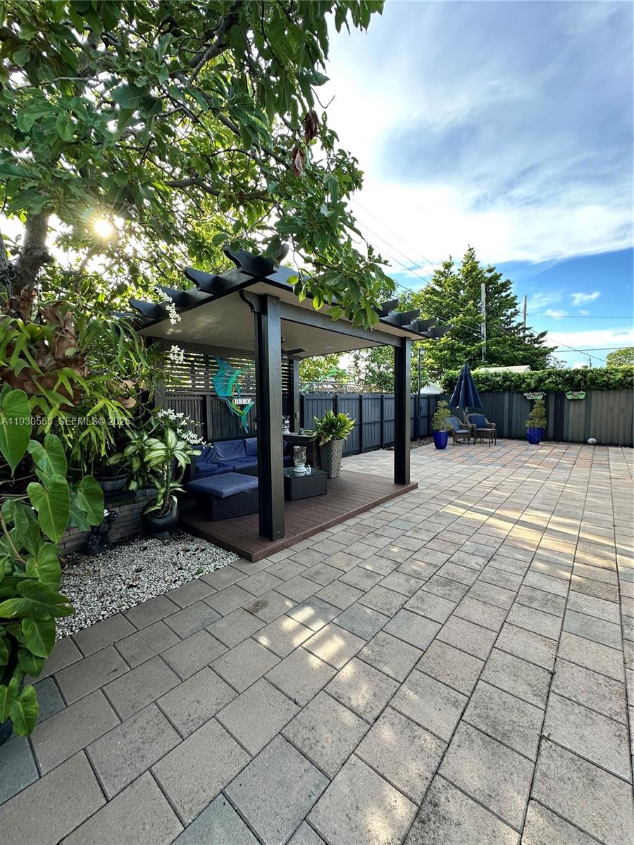 BRADLEY MANOR 3RD ADDN - Residential Lease