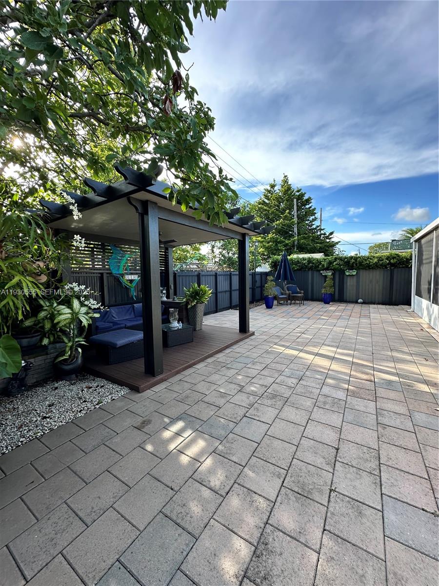 BRADLEY MANOR 3RD ADDN - Residential Lease