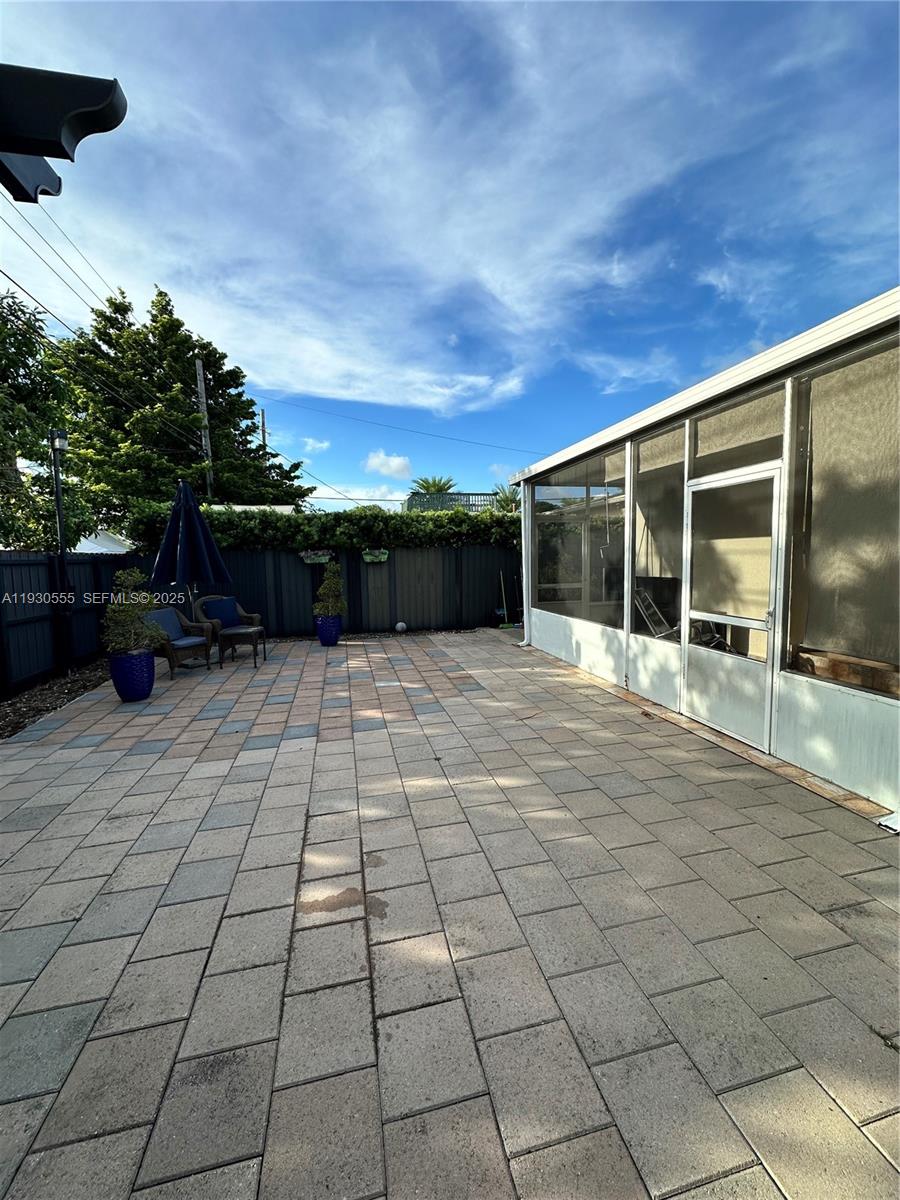 BRADLEY MANOR 3RD ADDN - Residential Lease