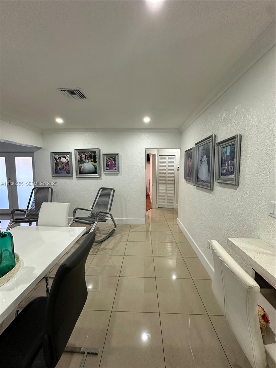 BRADLEY MANOR 3RD ADDN - Residential Lease