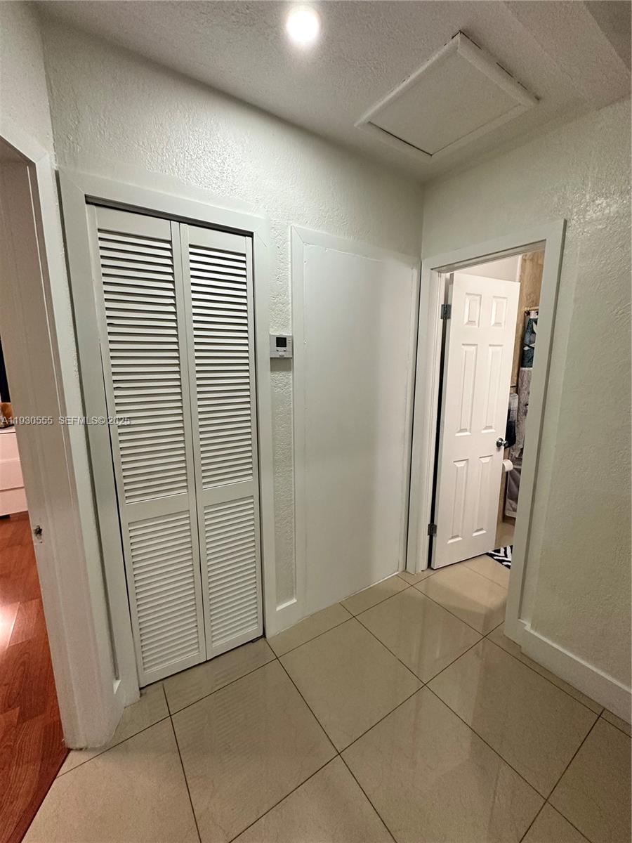 BRADLEY MANOR 3RD ADDN - Residential Lease