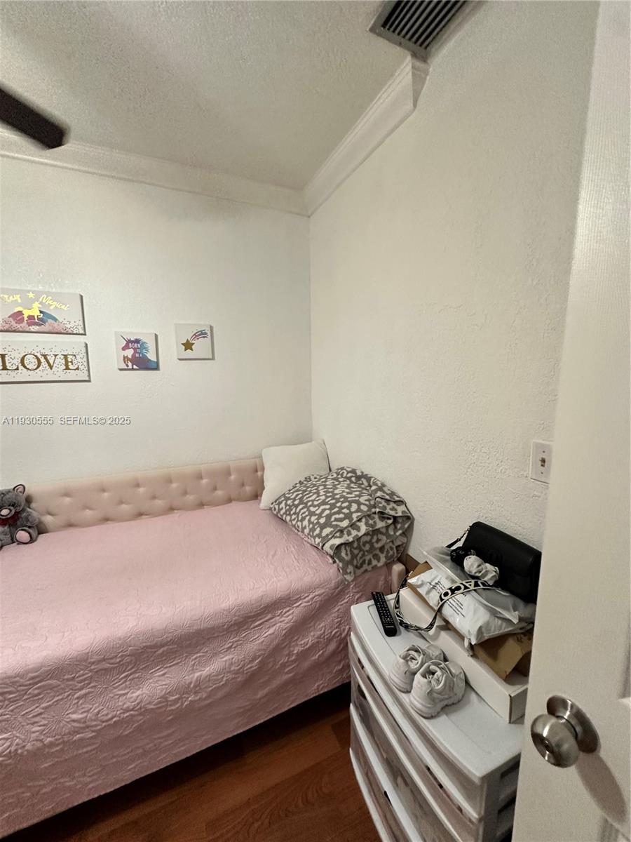 BRADLEY MANOR 3RD ADDN - Residential Lease