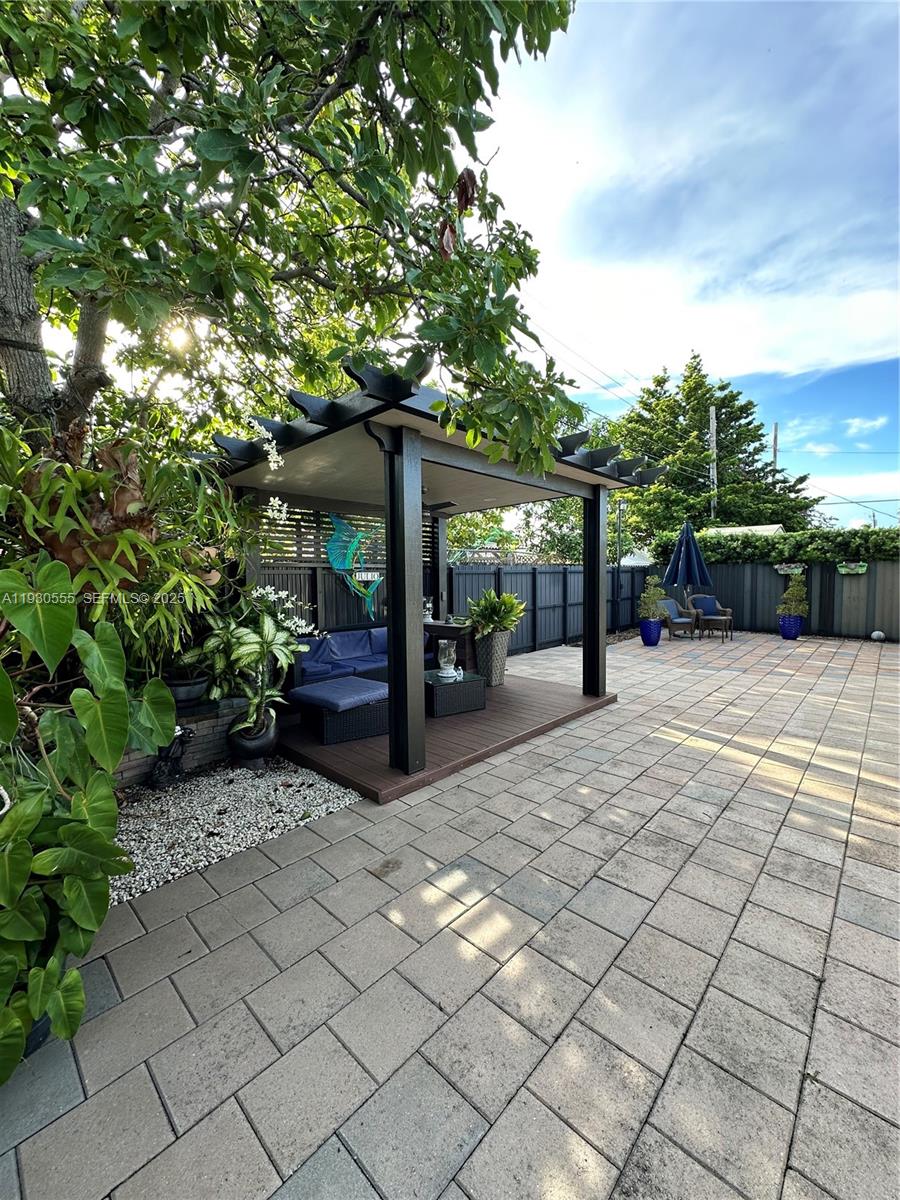 BRADLEY MANOR 3RD ADDN - Residential Lease