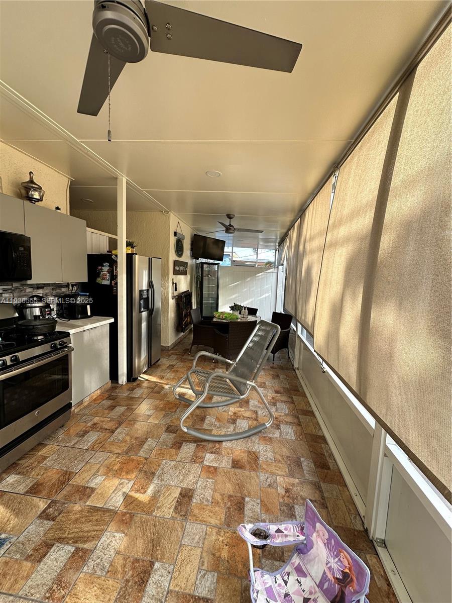 BRADLEY MANOR 3RD ADDN - Residential Lease