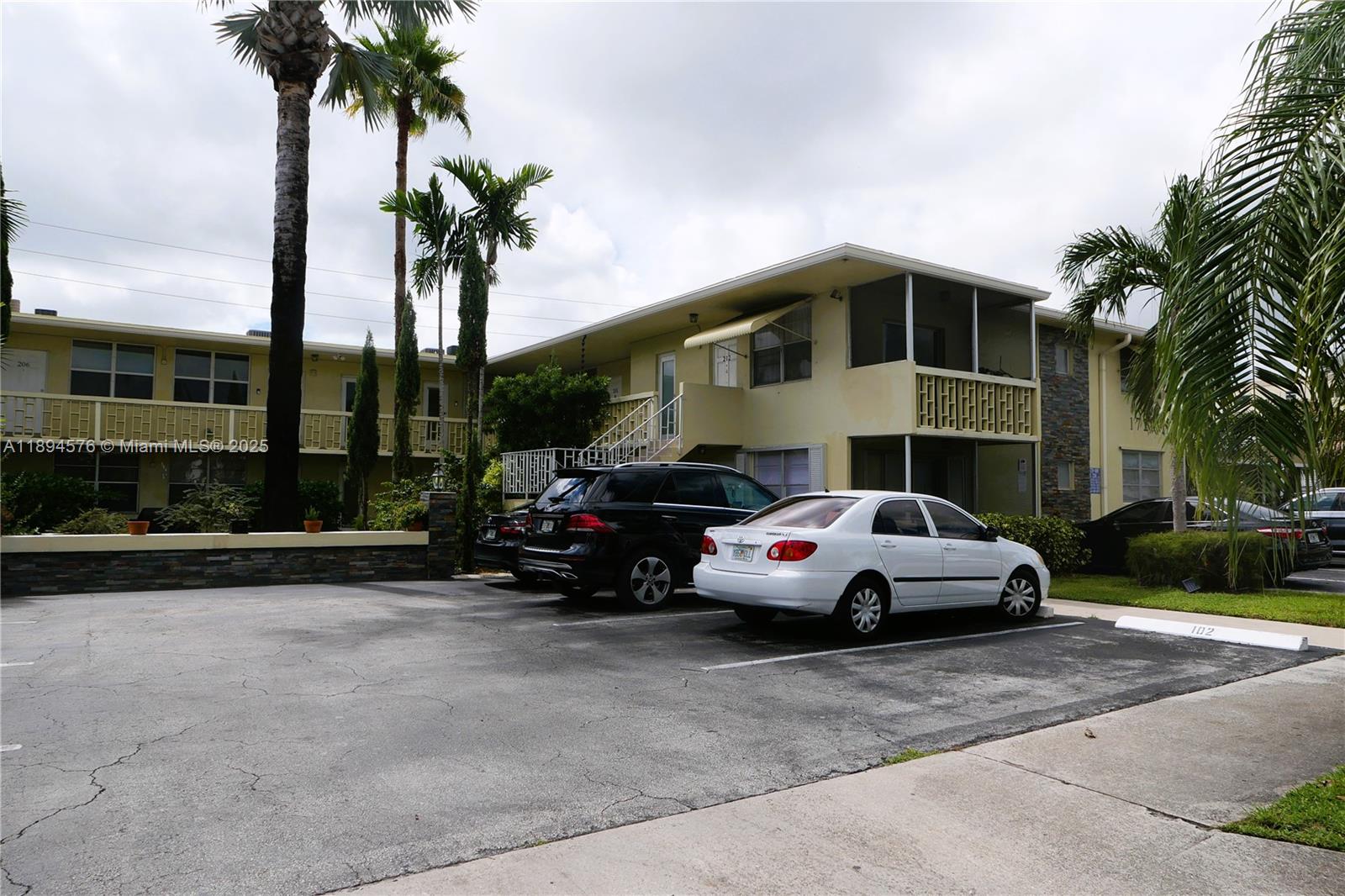 FUNSTON CONDO APTS - Residential Lease