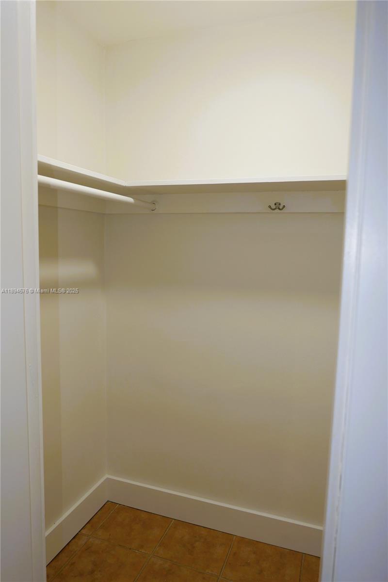 FUNSTON CONDO APTS - Residential Lease