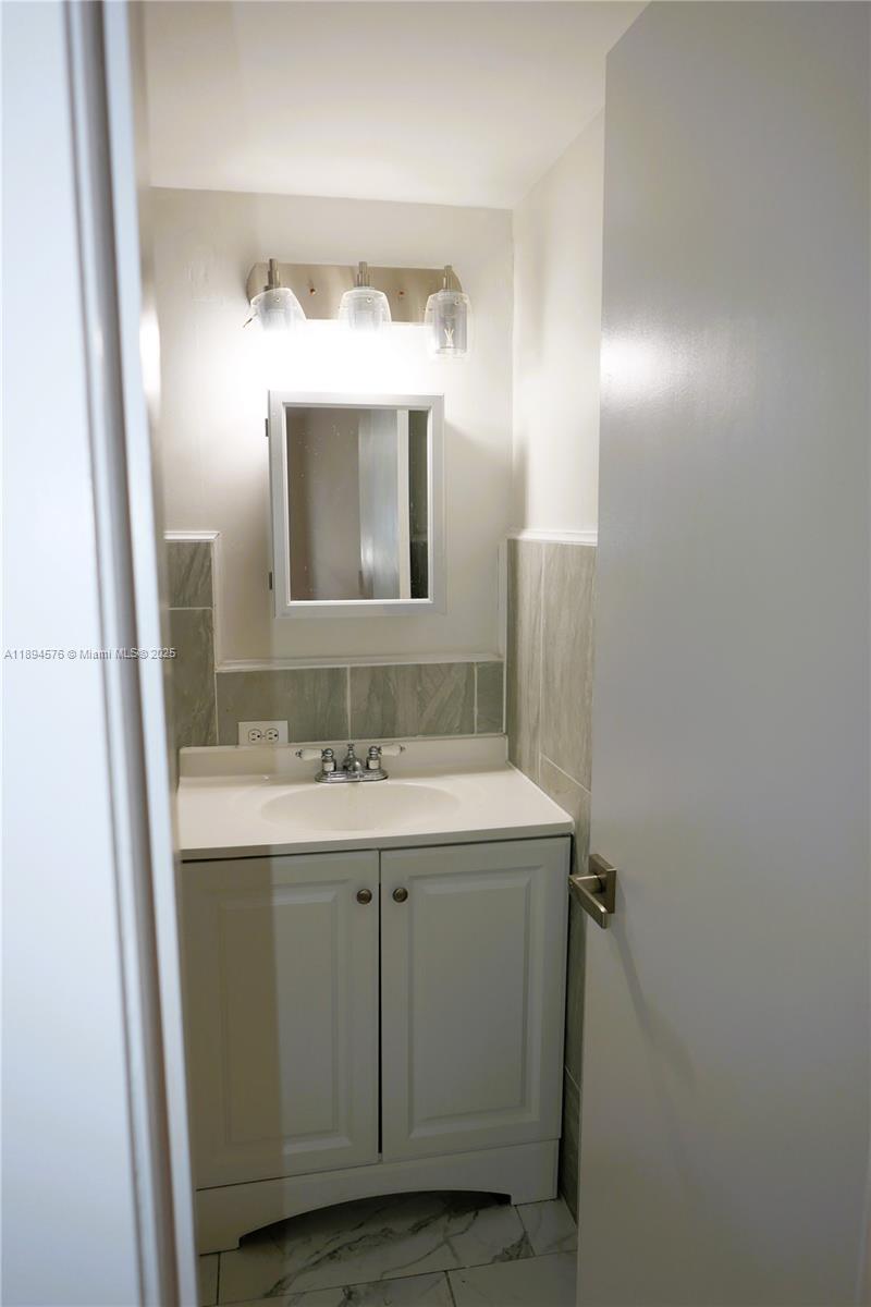 FUNSTON CONDO APTS - Residential Lease