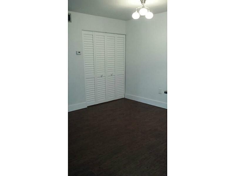 THE COURTS AT KENDALL CON - Residential Lease