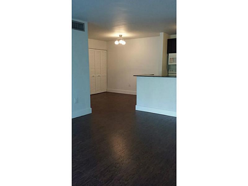 THE COURTS AT KENDALL CON - Residential Lease