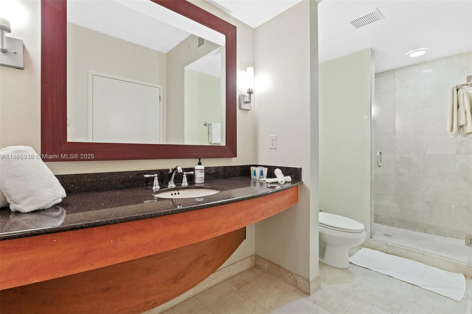TRUMP INTERNATIONAL SONES - Residential