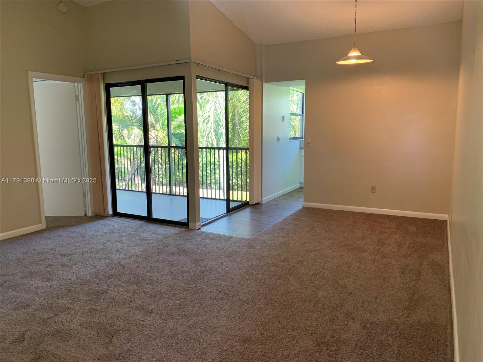 1055 N Franklin Ave 1055D