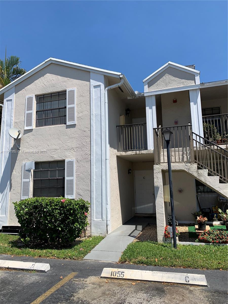 Rental Property at 1055 N Franklin Ave 1055D, Homestead, Miami-Dade County, Florida - Bedrooms: 2 
Bathrooms: 2  - $1,600 MO.