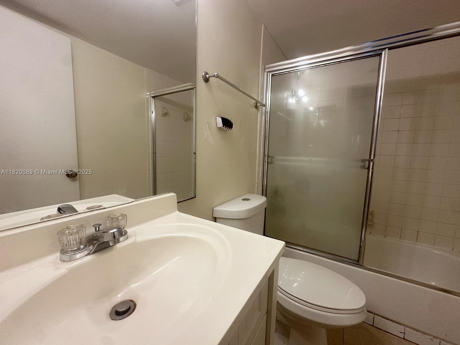 TIVOLI TRACE CONDO NO 9 - Residential