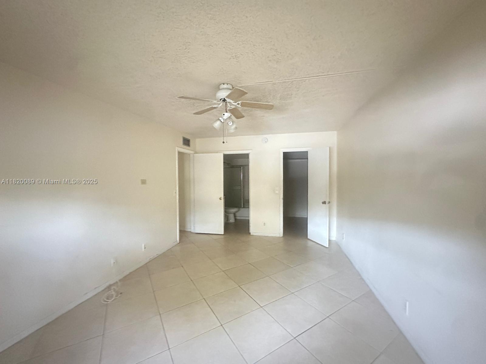 TIVOLI TRACE CONDO NO 9 - Residential