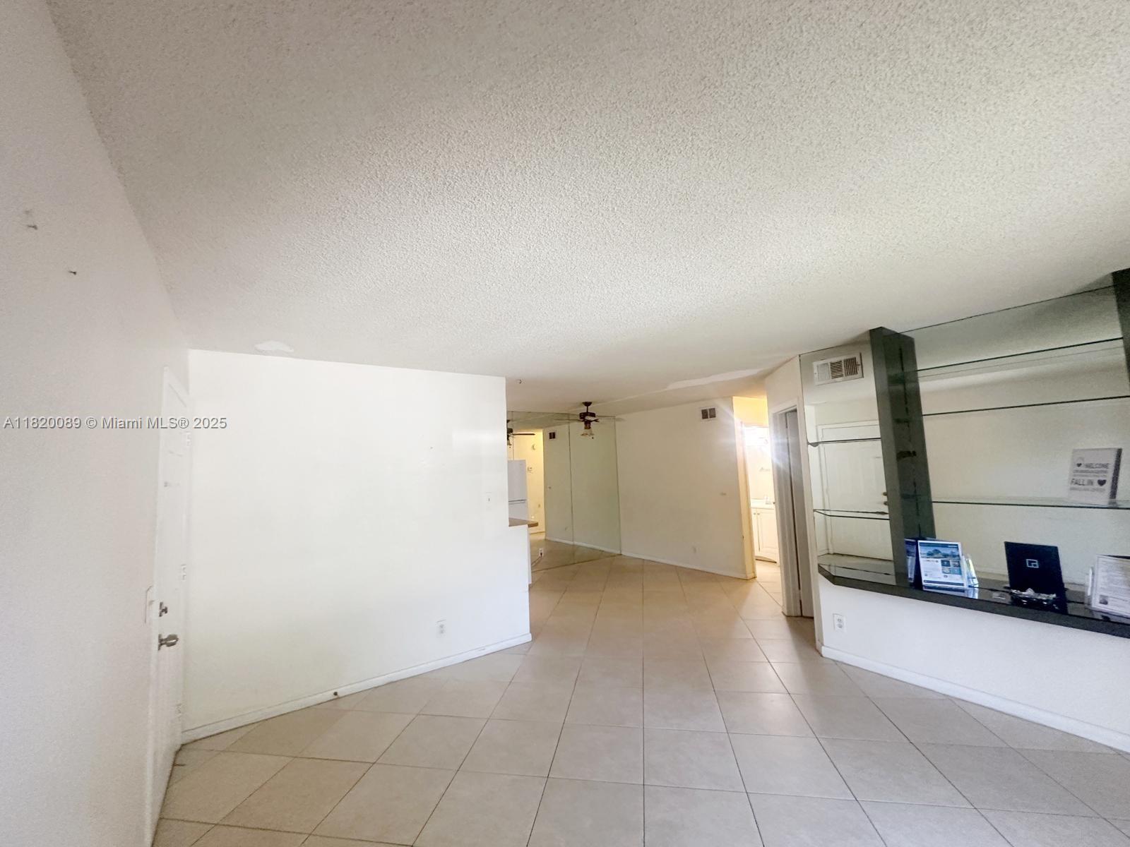 TIVOLI TRACE CONDO NO 9 - Residential