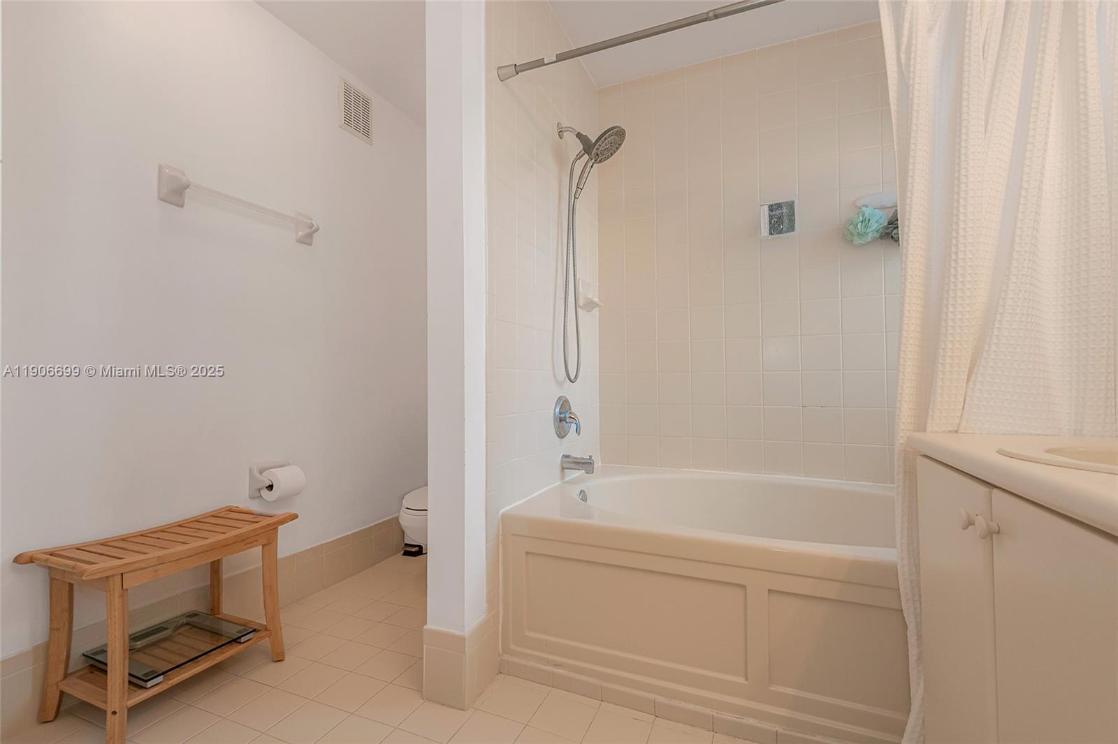 PARCEL I NAUTICA PLAT - Residential Lease