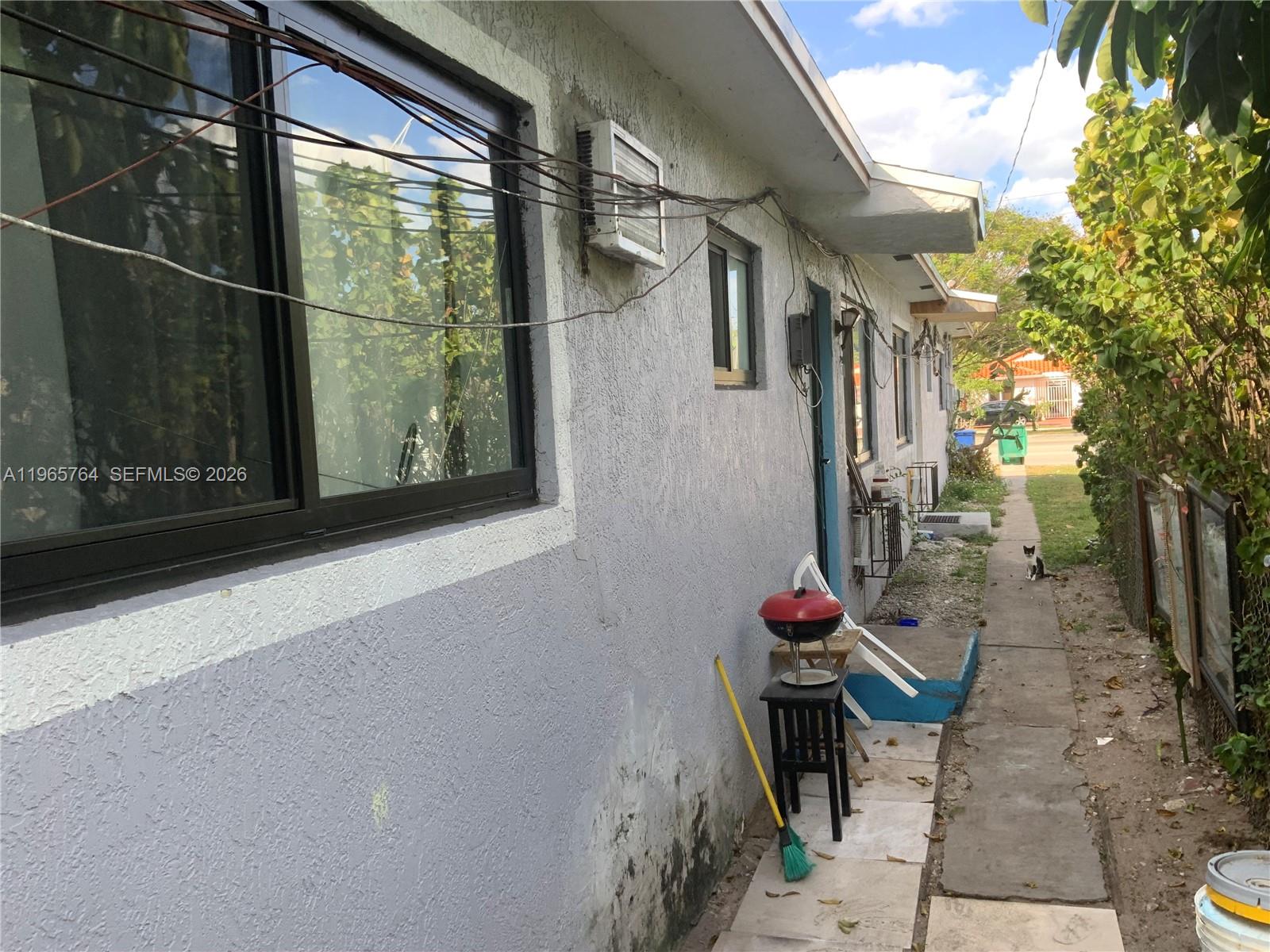 WEST BISCAYNE - Residential