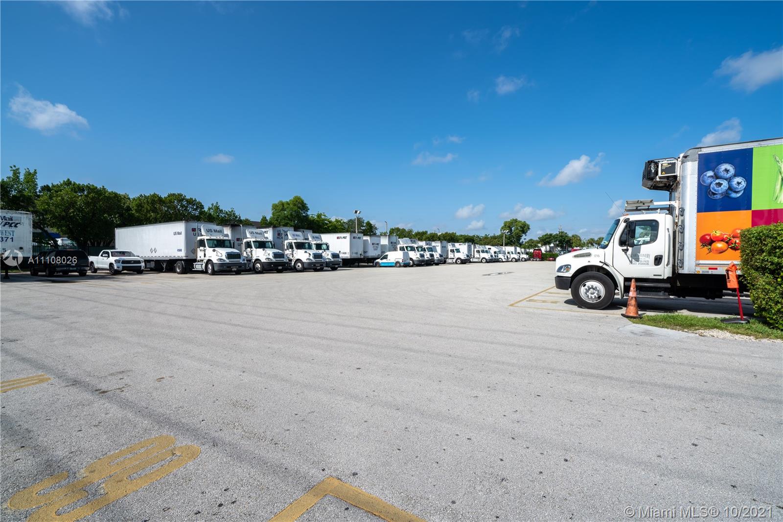 MIAMI INTERNATIONAL COMME - Land