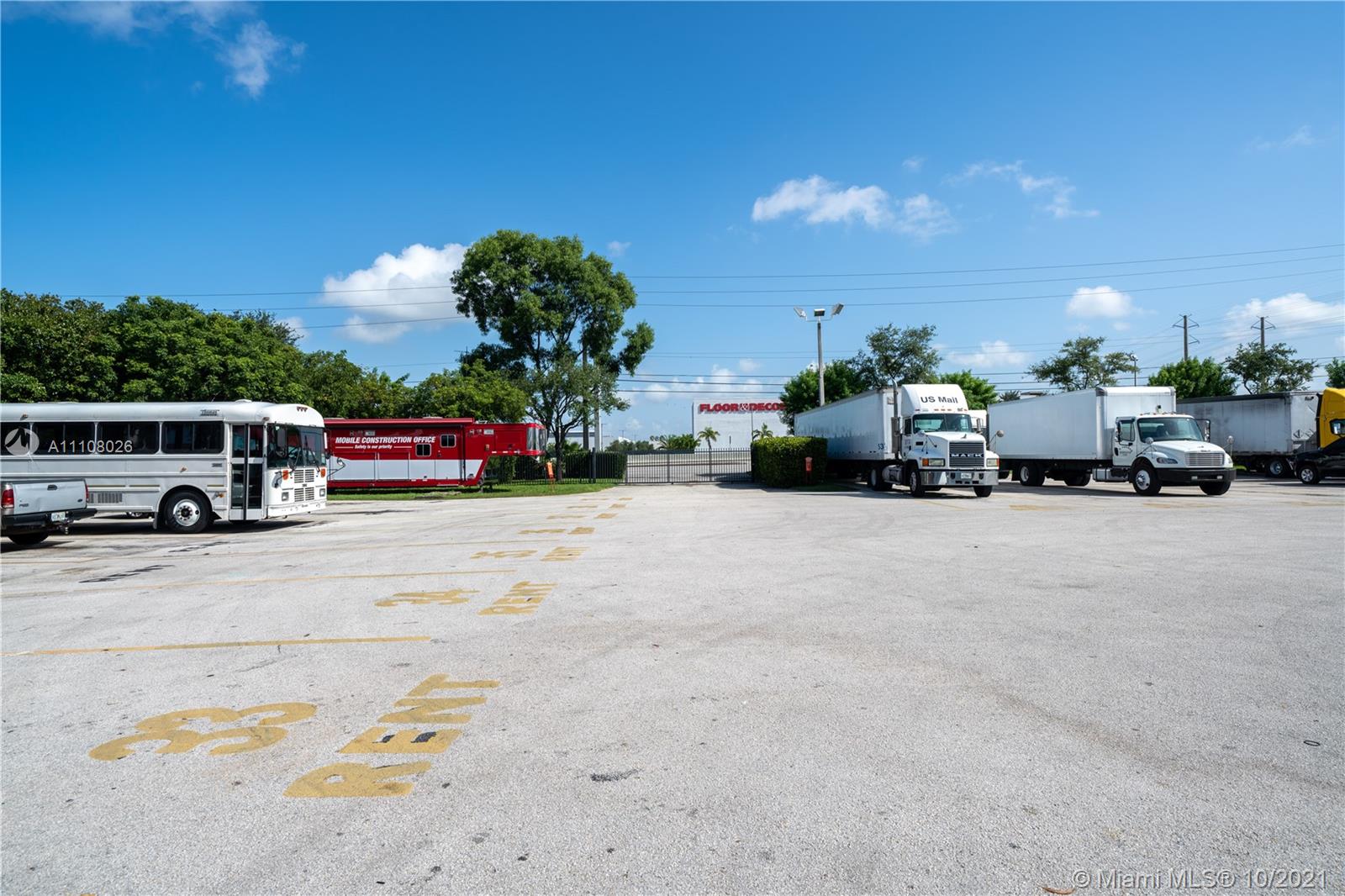 MIAMI INTERNATIONAL COMME - Land