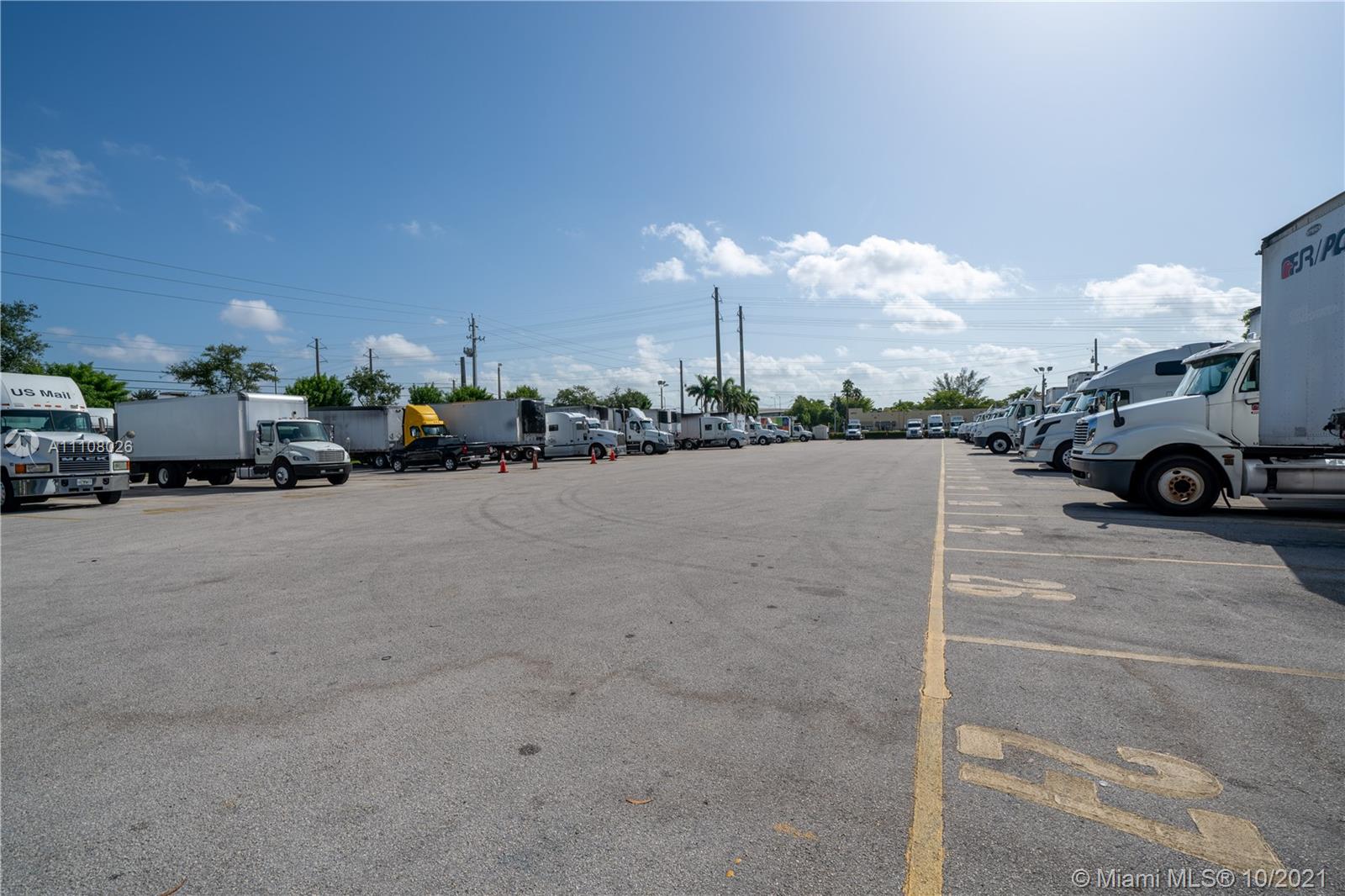 MIAMI INTERNATIONAL COMME - Land