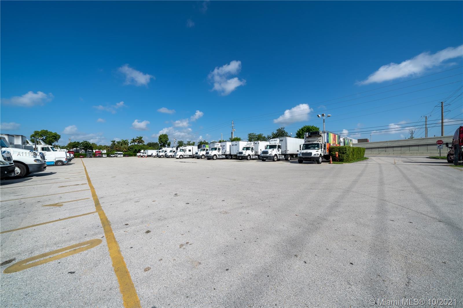 MIAMI INTERNATIONAL COMME - Land