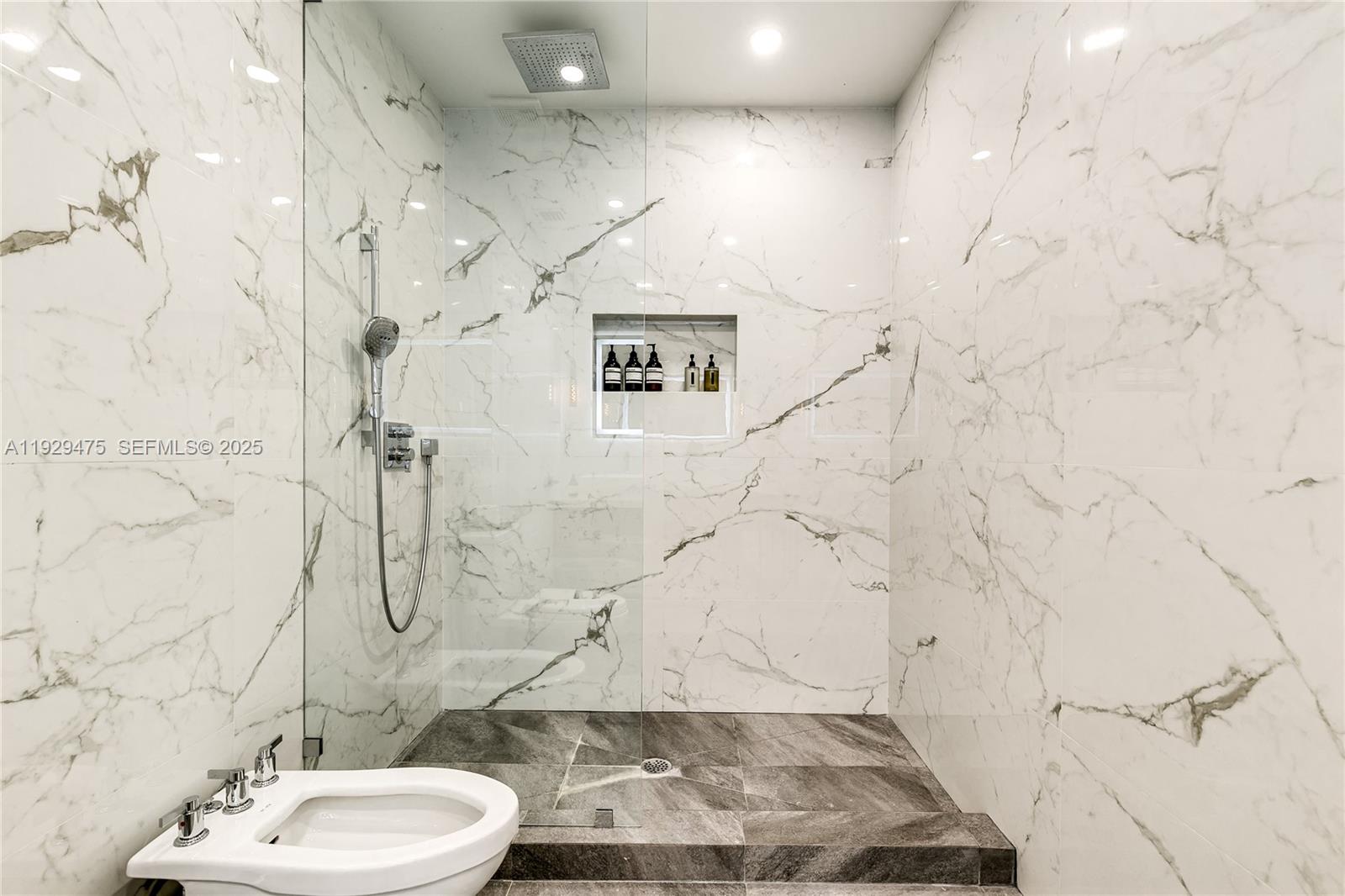 BEACH WAY HEIGHTS UNIT - Residential