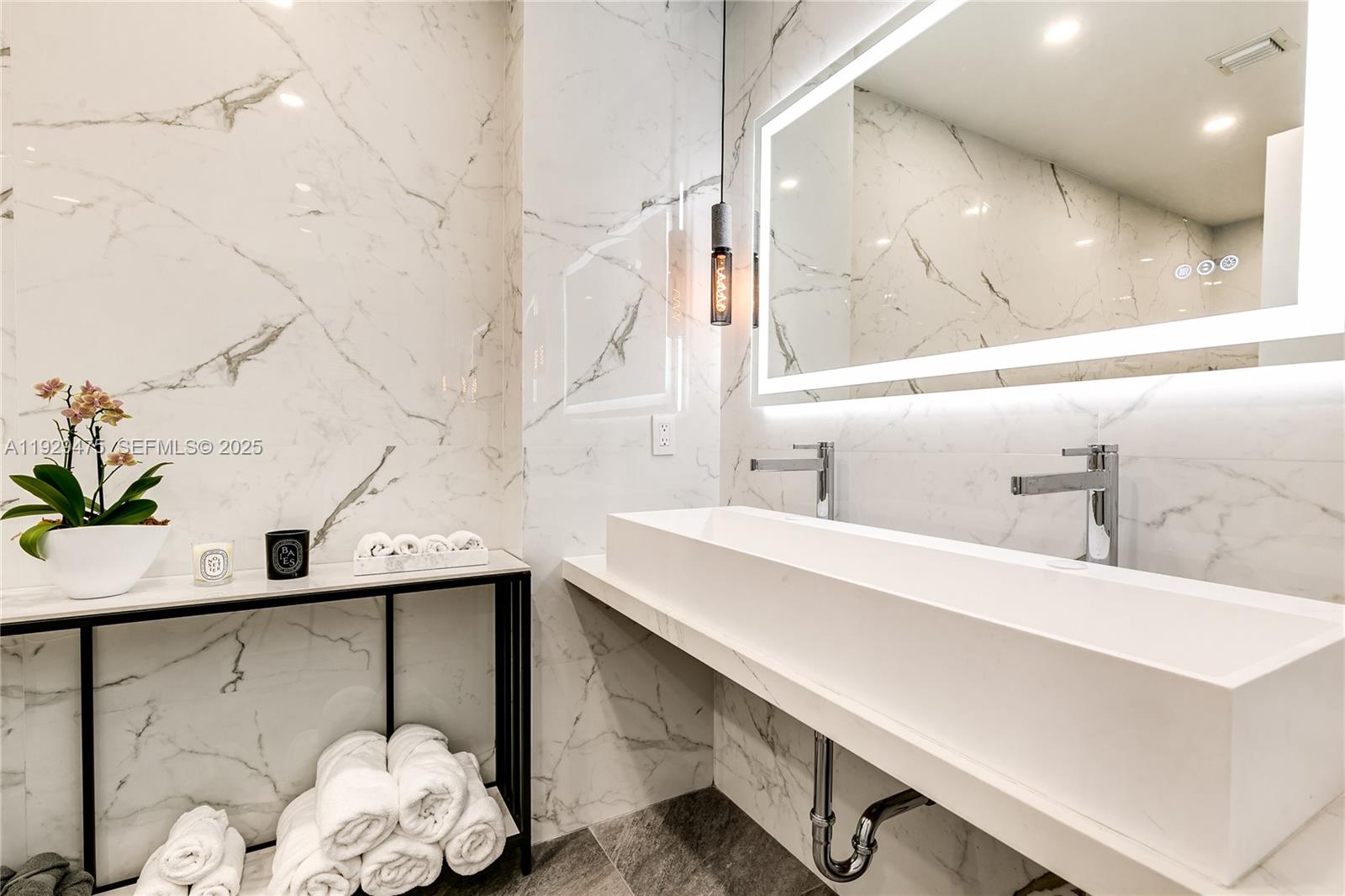 BEACH WAY HEIGHTS UNIT - Residential