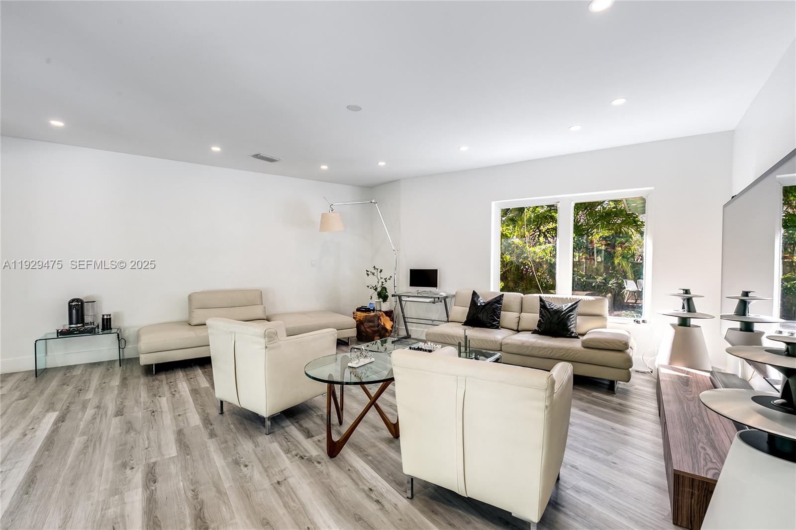 BEACH WAY HEIGHTS UNIT - Residential