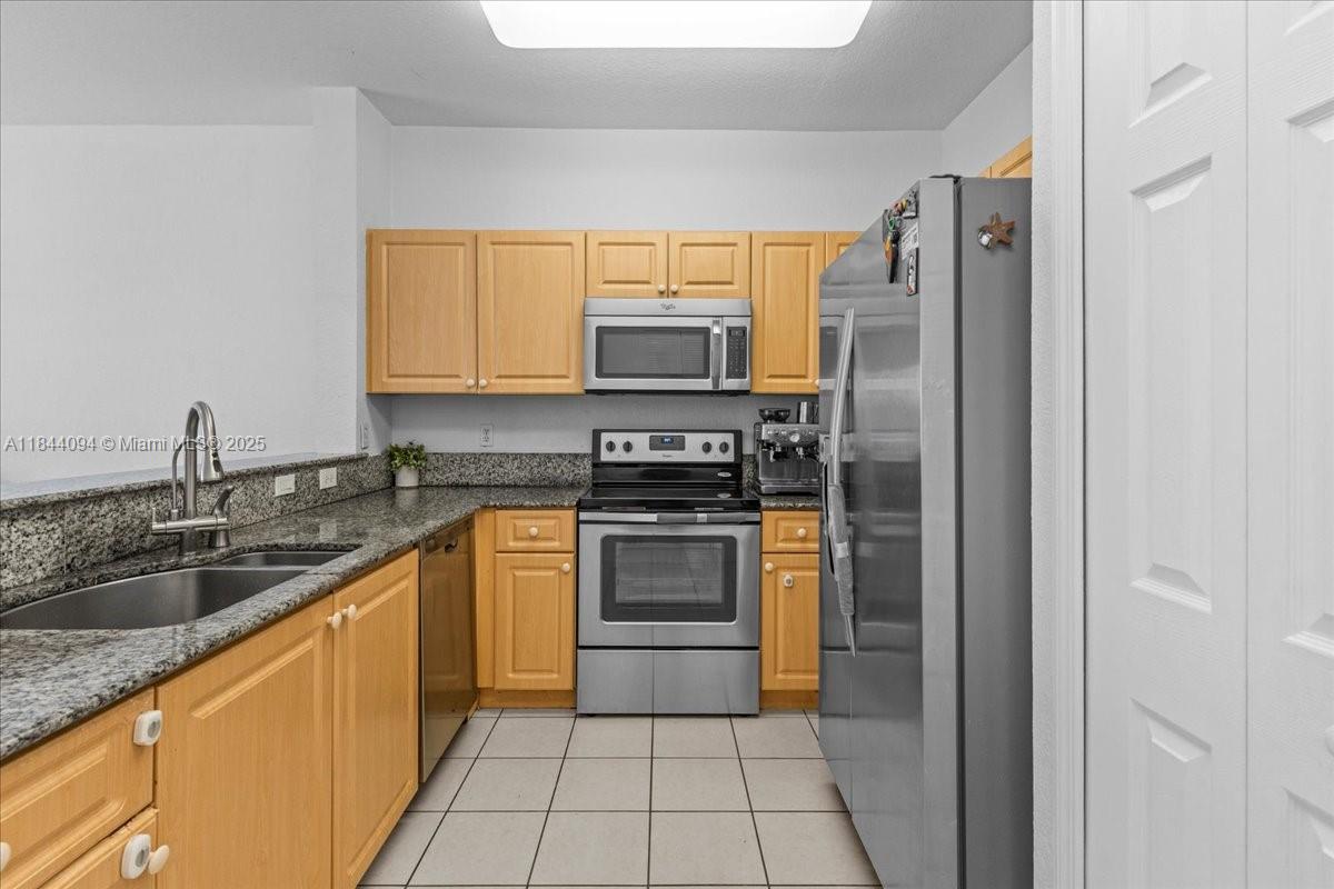 LEEWARD AT ISLANDS AT DOR - Residential