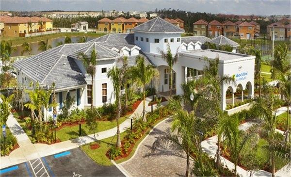 LEEWARD ISLANDS AT DORAL - Residential