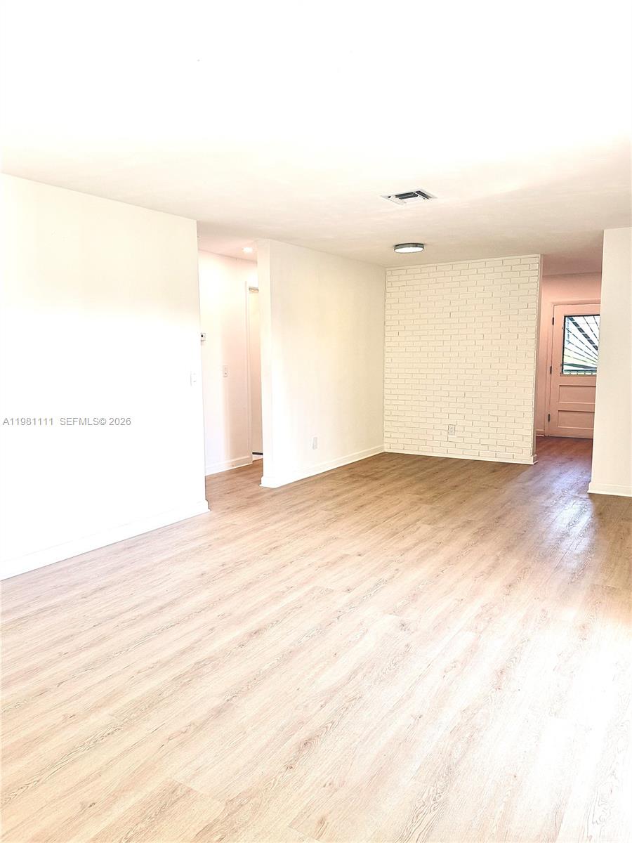 6815 Edgewater Dr 309