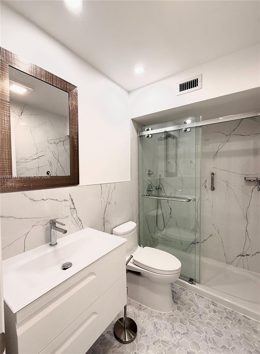 ADMIRAL FARRAGUT CONDO - Residential Lease