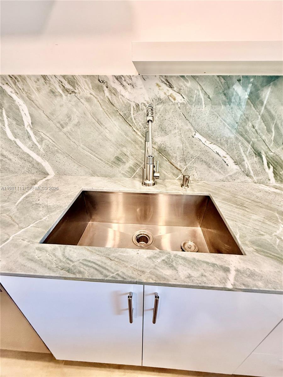 ADMIRAL FARRAGUT CONDO - Residential Lease